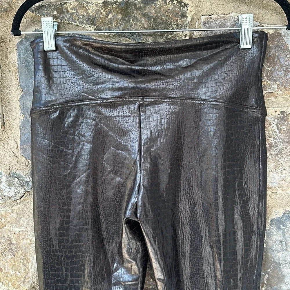 NWT Spanx Faux Leather Croc Shine Leggings in Black/Brown size Large - Picture 9 of 9